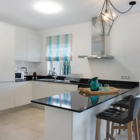 Beautiful 2 Bedroom Self Catering With Private Pool And Garden In The Encosta Do In Quinta Do *