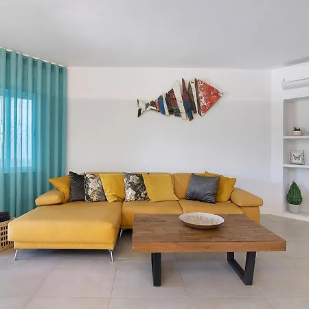 Beautiful 2 Bedroom Self Catering With Private Pool And Garden In The Encosta Do In Quinta Do Apartamento Quinta do Lago