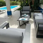 Lägenhet Beautiful 2 Bedroom Self Catering With Private Pool And Garden In The Encosta Do In Quinta Do