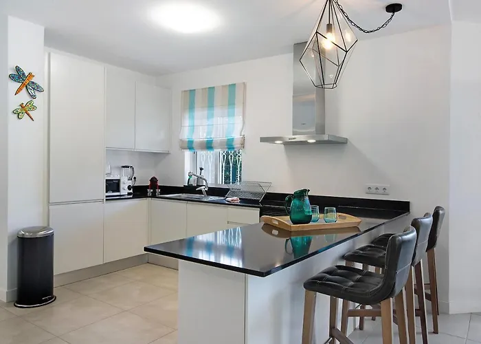 Beautiful 2 Bedroom Self Catering With Private Pool And Garden In The Encosta Do In Quinta Do *