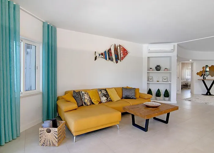 Appartement Beautiful 2 Bedroom Self Catering With Private Pool And Garden In The Encosta Do In Quinta Do