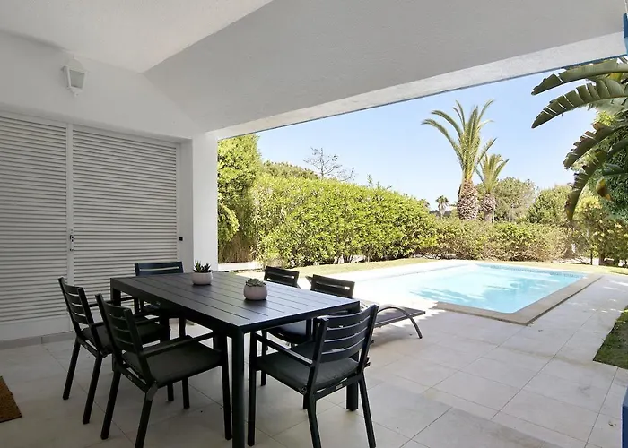 Beautiful 2 Bedroom Self Catering With Private Pool And Garden In The Encosta Do In Quinta Do Appartement *