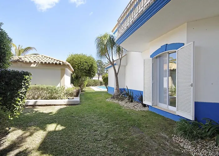 Beautiful 2 Bedroom Self Catering With Private Pool And Garden In The Encosta Do In Quinta Do Appartement