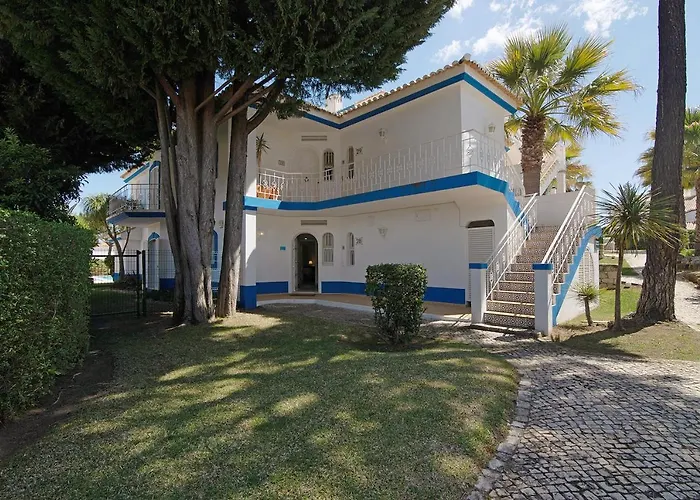 Beautiful 2 Bedroom Self Catering With Private Pool And Garden In The Encosta Do In Quinta Do *